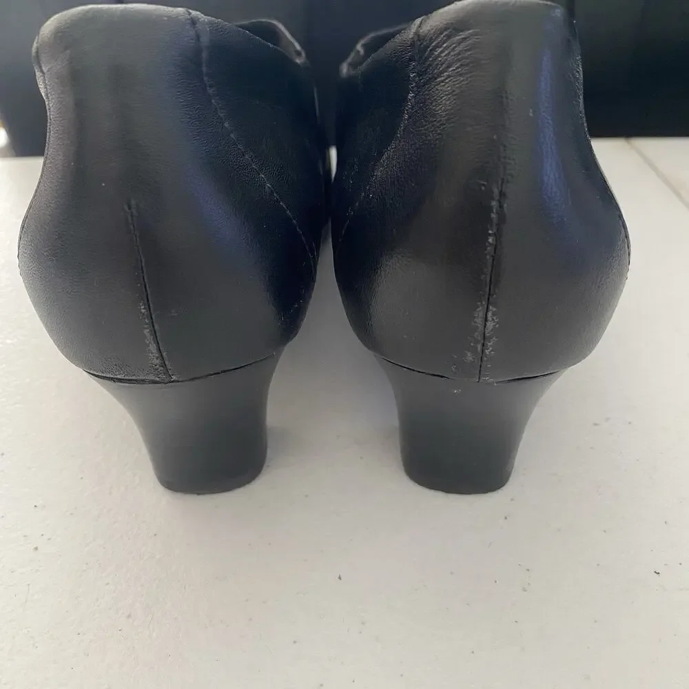 Aravon By New Balance Elizabeth Slip On Black Leather Heels Womens Size 10